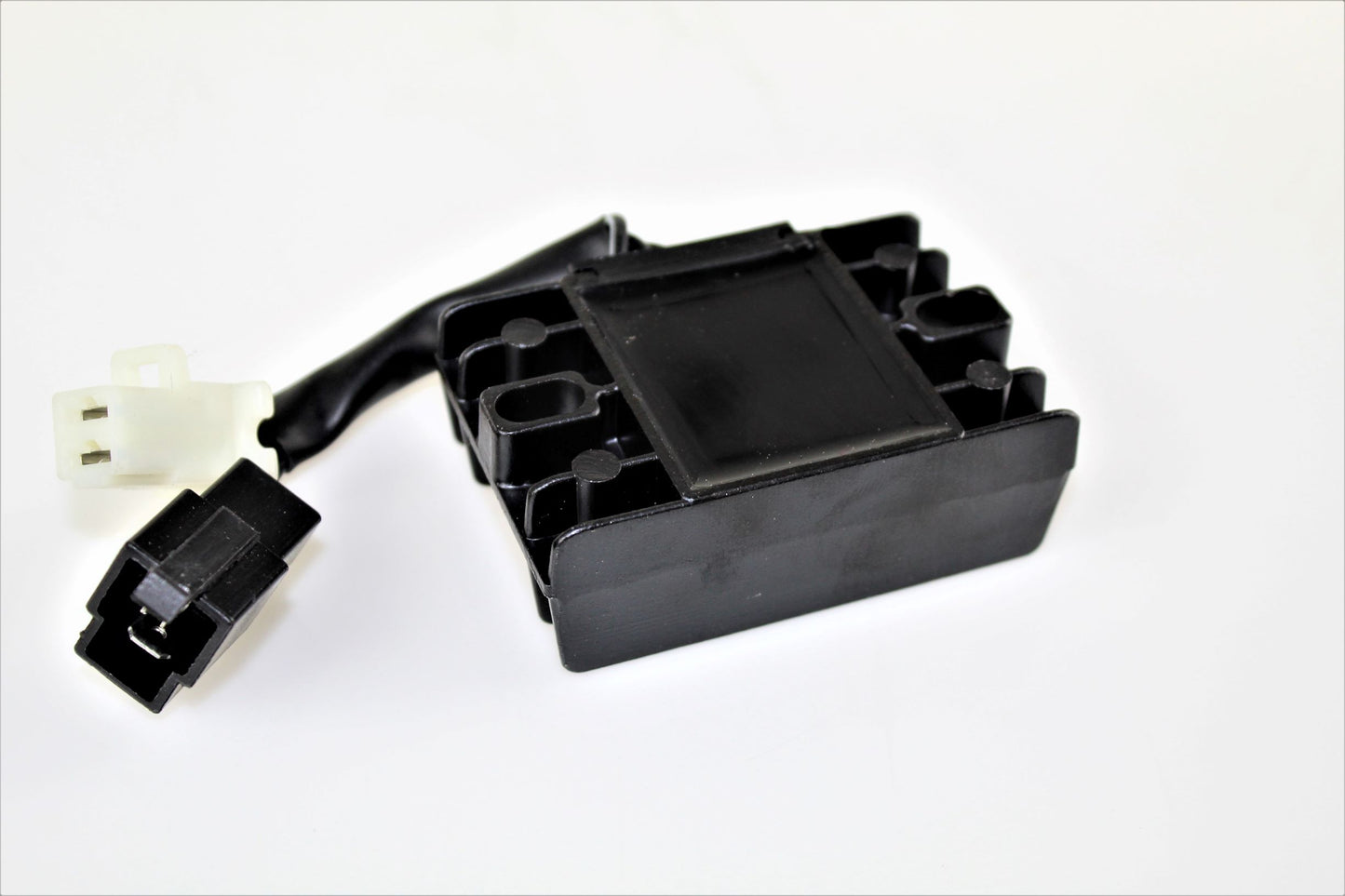 Voltage regulator Suzuki GN125 GN125000015
