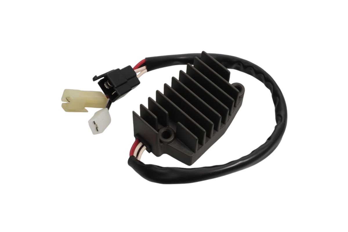VOLTAGE REGULATOR YAMAHA V-MAX 1200 '96-'07 (OEM: 3JP-81960-01)