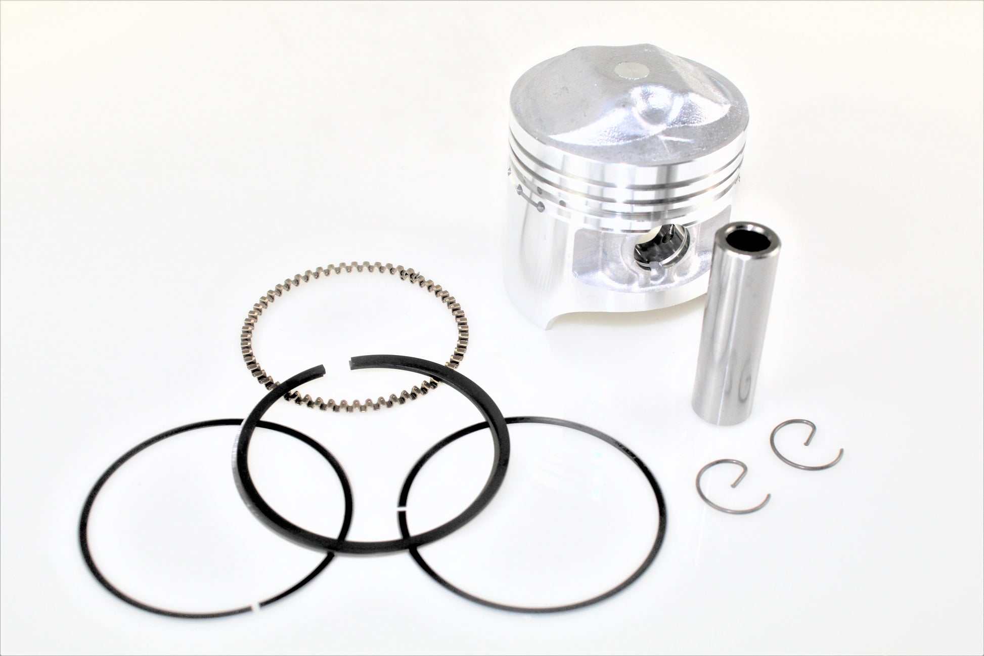 Complete piston Suzuki GN 125 57 mm SDGN125,57MM