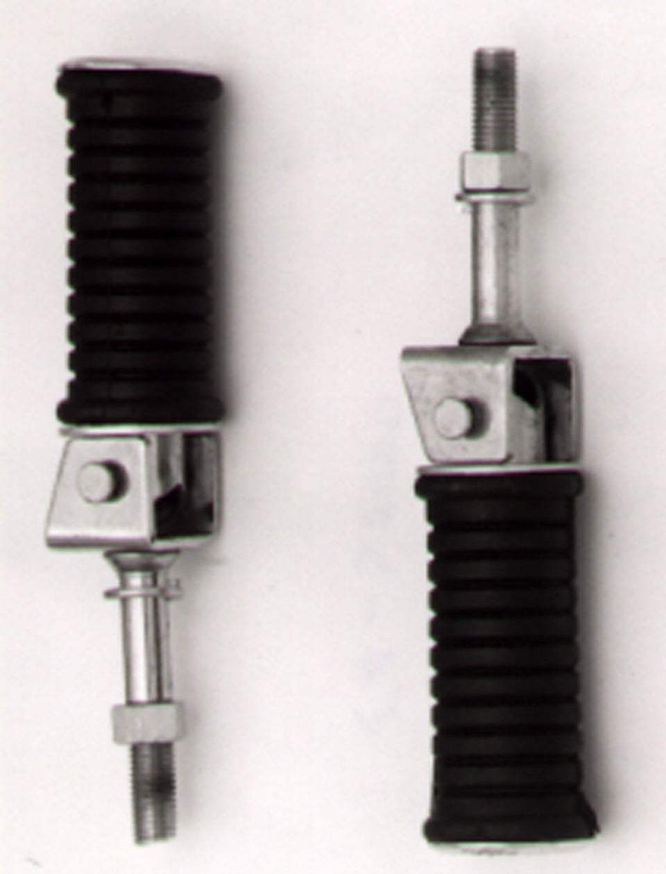 FOOTREST SET PASSENGER UNIVERSAL 2 PCS (M10 BOLT W/NUT) (KAWASAKI)